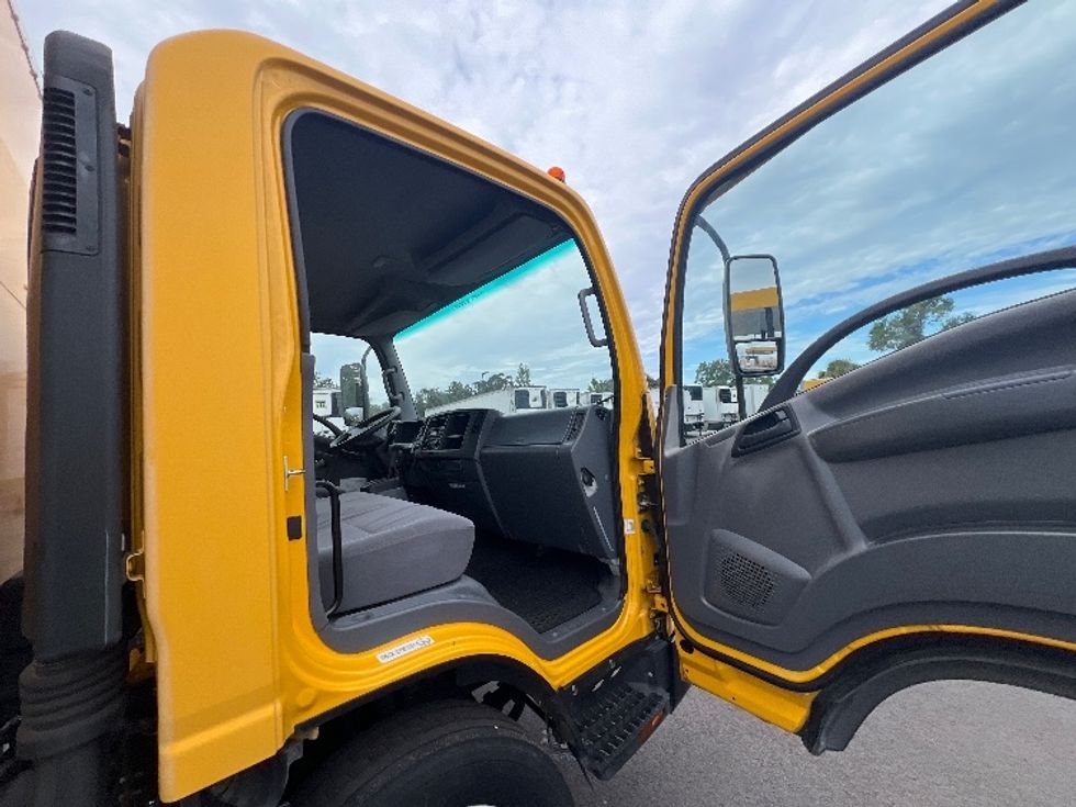 Light Duty Box Truck-Light and Medium Duty Trucks-Isuzu-2021-NPR EFI-Ocala-FL-55,472\n\t\tmiles-$ 44,750 - Image 20