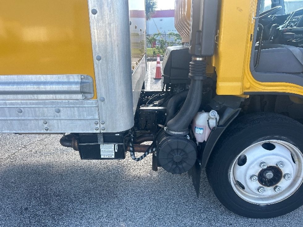 Light Duty Box Truck-Light and Medium Duty Trucks-Isuzu-2021-NPR EFI-Ocala-FL-82,330\n\t\tmiles-$ 40,250 - Image 23