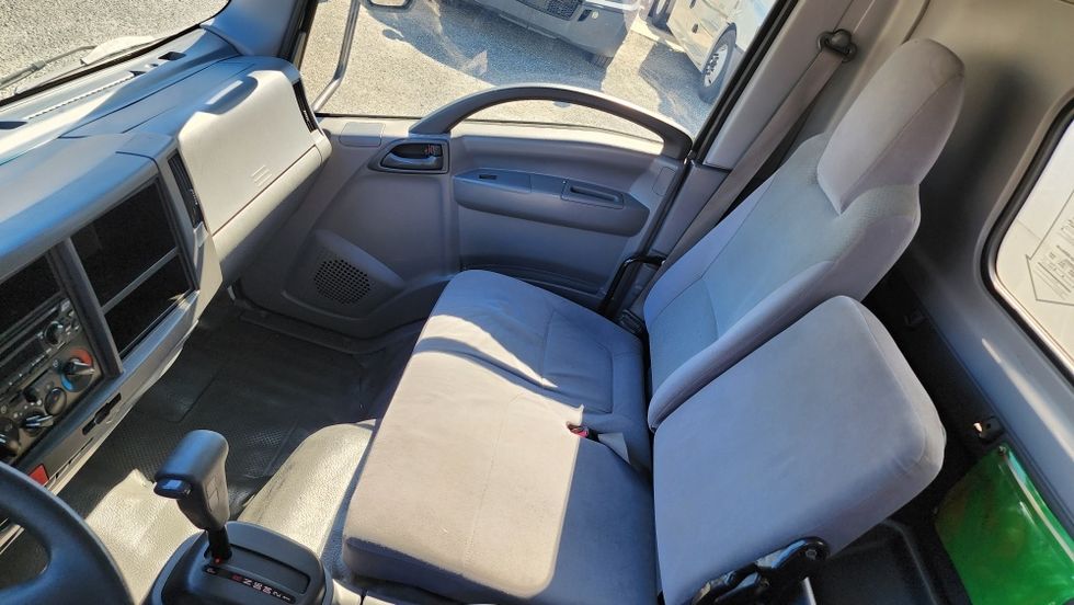 Light Duty Box Truck-Light and Medium Duty Trucks-Isuzu-2021-NPR EFI-Ocala-FL-99,288\n\t\tmiles-$ 40,500 - Image 16