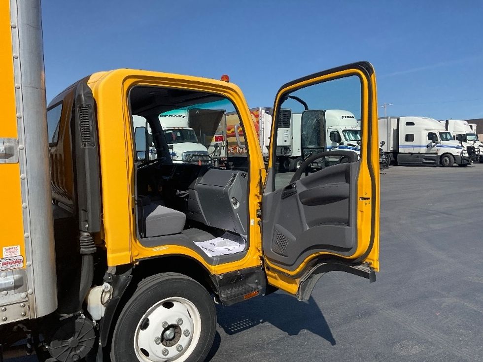 Light Duty Box Truck-Light and Medium Duty Trucks-Isuzu-2021-NPR EFI-Oklahoma City-OK-75,832\n\t\tmiles-$ 41,000 - Image 20