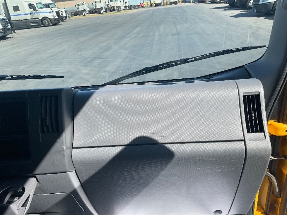 Light Duty Box Truck-Light and Medium Duty Trucks-Isuzu-2021-NPR EFI-Oklahoma City-OK-75,832\n\t\tmiles-$ 41,000 - Image 21