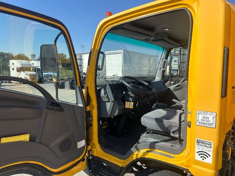 Light Duty Box Truck-Light and Medium Duty Trucks-Isuzu-2021-NPR EFI-Omaha-NE-109,602\n\t\tmiles-$ 37,500 - Image 16