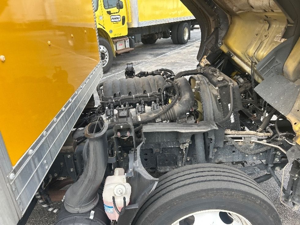 Light Duty Box Truck-Light and Medium Duty Trucks-Isuzu-2021-NPR EFI-Orlando-FL-103,170\n\t\tmiles-$ 37,250 - Image 22