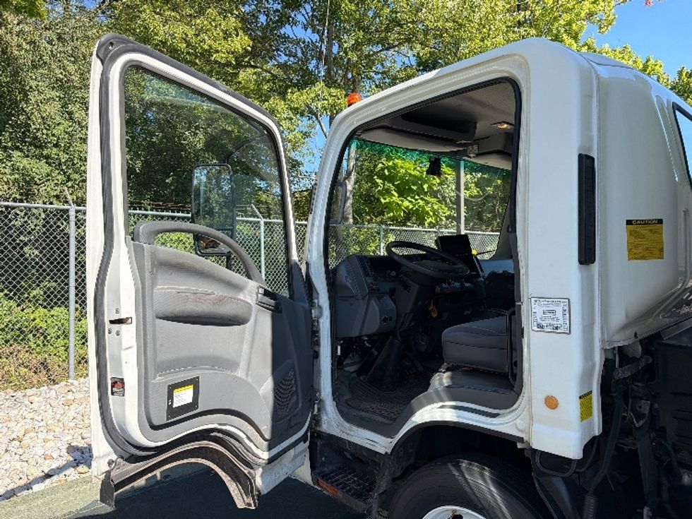 Light Duty Box Truck-Light and Medium Duty Trucks-Isuzu-2021-NPR EFI-Parsippany-NJ-122,728\n\t\tmiles-$ 39,500 - Image 16