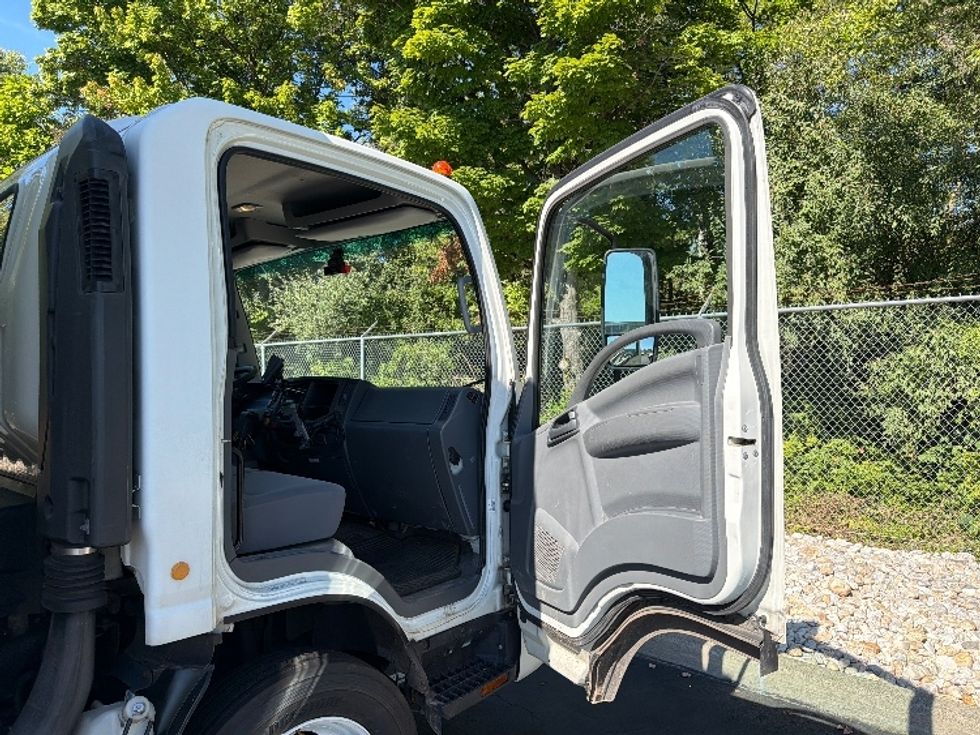 Light Duty Box Truck-Light and Medium Duty Trucks-Isuzu-2021-NPR EFI-Parsippany-NJ-122,728\n\t\tmiles-$ 39,500 - Image 20