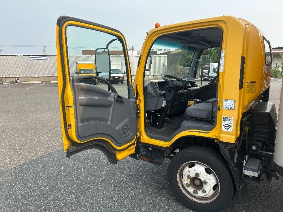 Light Duty Box Truck-Light and Medium Duty Trucks-Isuzu-2021-NPR EFI-Philadelphia-PA-98,712\n\t\tmiles-$ 38,000 - Image 16