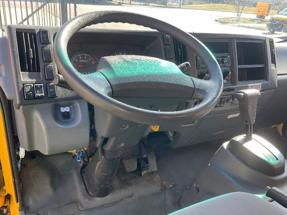 Light Duty Box Truck-Light and Medium Duty Trucks-Isuzu-2021-NPR EFI-Pittsburgh-PA-123,784\n\t\tmiles-$ 31,500 - Image 18