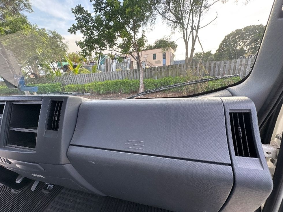 Light Duty Box Truck-Light and Medium Duty Trucks-Isuzu-2021-NPR EFI-Pompano Beach-FL-45,330\n\t\tmiles-$ 47,000 - Image 21