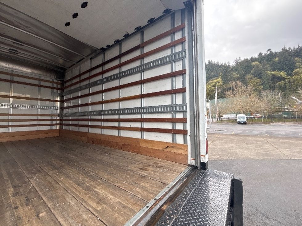 Light Duty Box Truck-Light and Medium Duty Trucks-Isuzu-2021-NPR EFI-Portland-OR-32,229\n\t\tmiles-$ 50,750 - Image 10