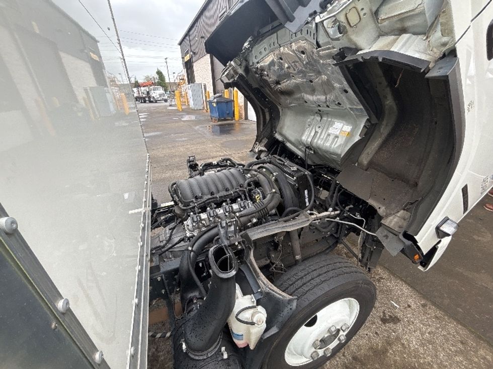 Light Duty Box Truck-Light and Medium Duty Trucks-Isuzu-2021-NPR EFI-Portland-OR-32,229\n\t\tmiles-$ 50,750 - Image 21