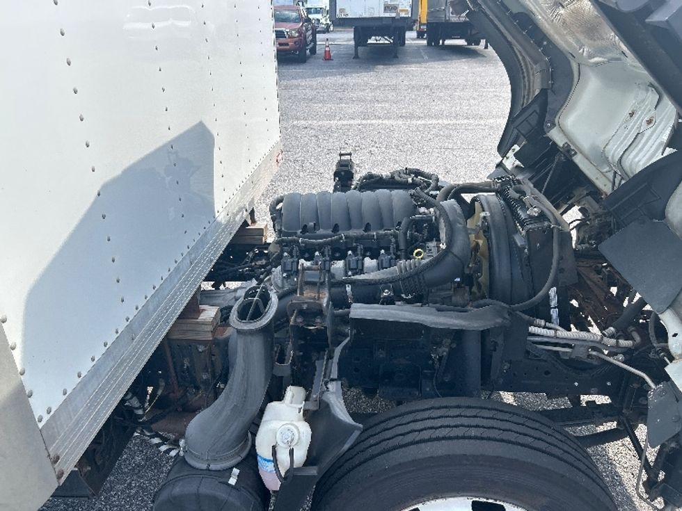 Light Duty Box Truck-Light and Medium Duty Trucks-Isuzu-2021-NPR EFI-Prince George-VA-121,915\n\t\tmiles-$ 39,250 - Image 23