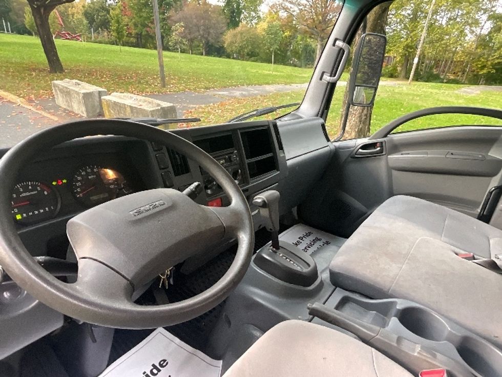 Light Duty Box Truck-Light and Medium Duty Trucks-Isuzu-2021-NPR EFI-Reading-PA-135,138\n\t\tmiles-$ 33,000 - Image 17