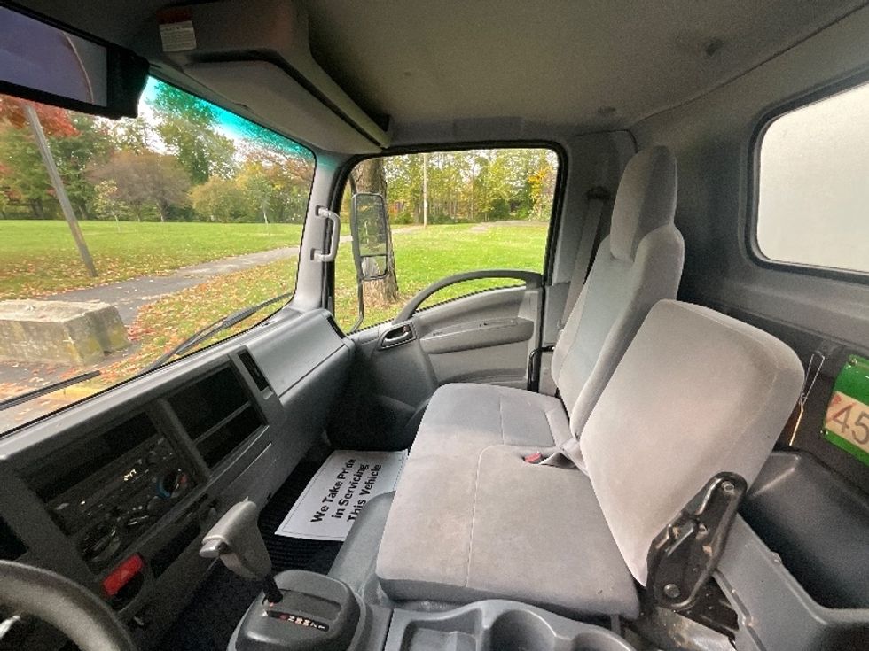 Light Duty Box Truck-Light and Medium Duty Trucks-Isuzu-2021-NPR EFI-Reading-PA-135,138\n\t\tmiles-$ 33,000 - Image 19