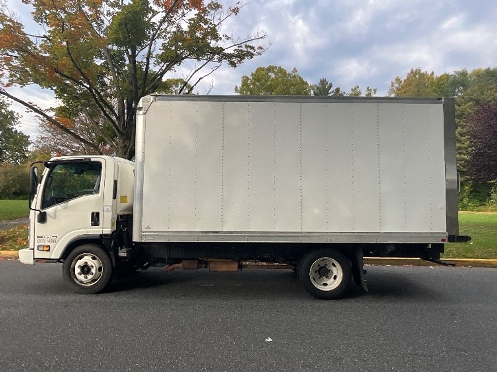 Light Duty Box Truck-Light and Medium Duty Trucks-Isuzu-2021-NPR EFI-Reading-PA-135,138\n\t\tmiles-$ 33,000 - Image 4