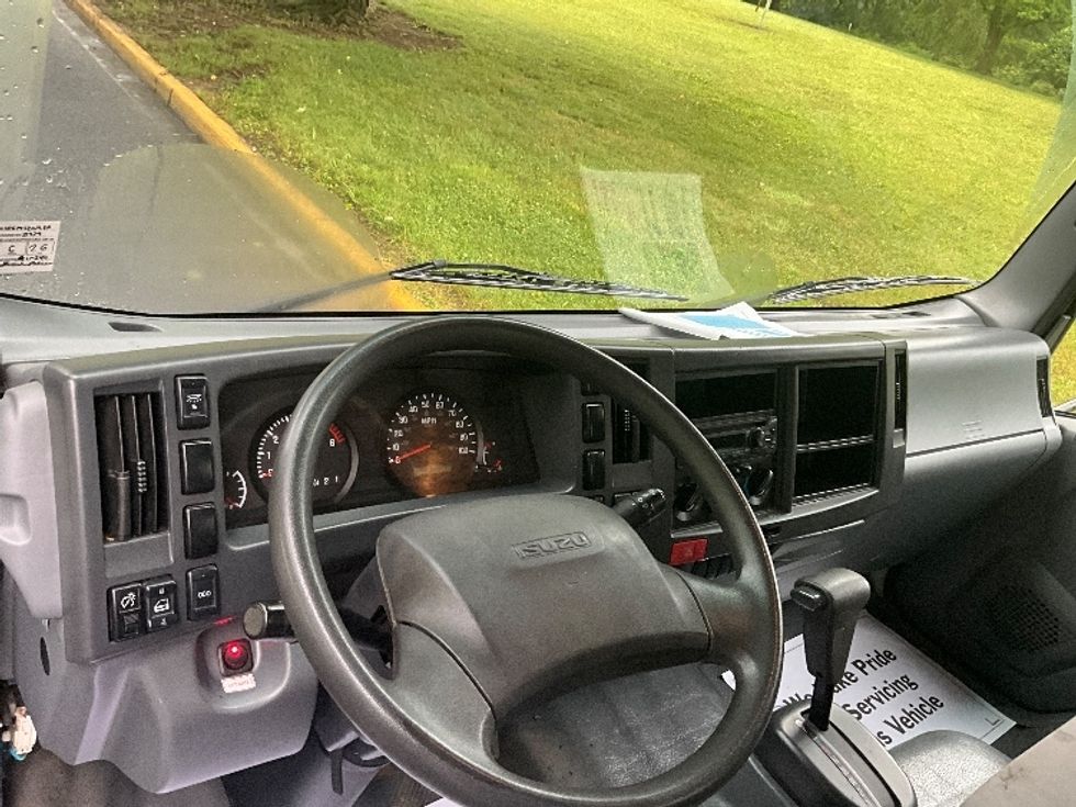 Light Duty Box Truck-Light and Medium Duty Trucks-Isuzu-2021-NPR EFI-Reading-PA-99,473\n\t\tmiles-$ 40,250 - Image 18