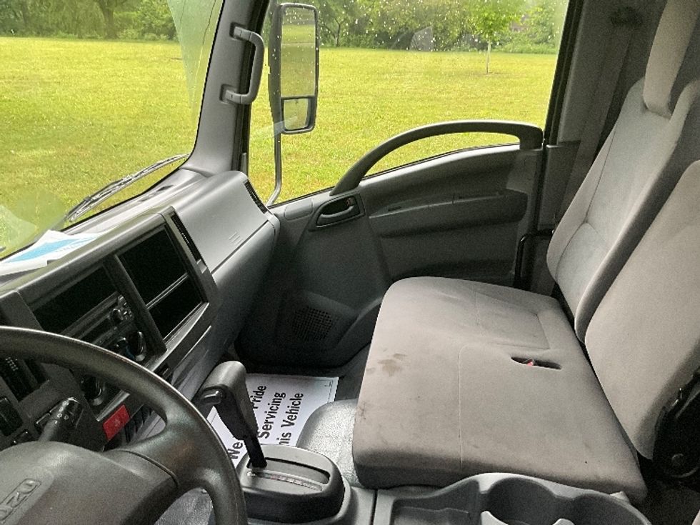 Light Duty Box Truck-Light and Medium Duty Trucks-Isuzu-2021-NPR EFI-Reading-PA-99,473\n\t\tmiles-$ 40,250 - Image 19