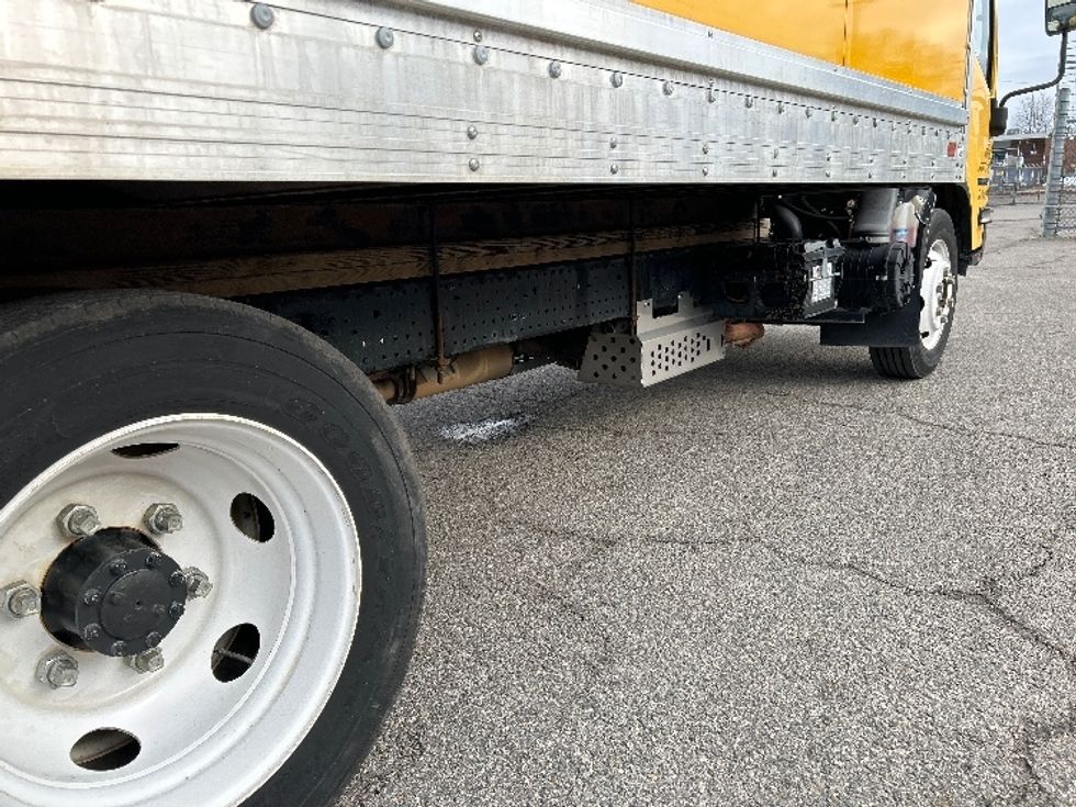 Light Duty Box Truck-Light and Medium Duty Trucks-Isuzu-2021-NPR EFI-Richmond-VA-121,006\n\t\tmiles-$ 35,500 - Image 14