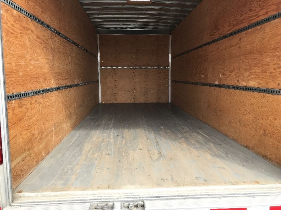 Light Duty Box Truck-Light and Medium Duty Trucks-Isuzu-2021-NPR EFI-Saint Laurent-PQ-161,878\n\t\tkm-$ 47,750 - Image 10