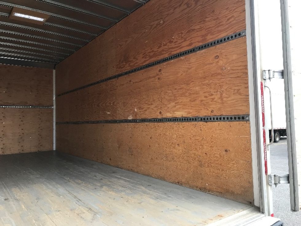 Light Duty Box Truck-Light and Medium Duty Trucks-Isuzu-2021-NPR EFI-Saint Laurent-PQ-161,878\n\t\tkm-$ 47,750 - Image 12