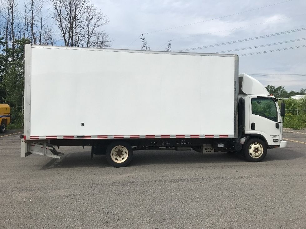 Light Duty Box Truck-Light and Medium Duty Trucks-Isuzu-2021-NPR EFI-Saint Laurent-PQ-161,878\n\t\tkm-$ 47,750 - Image 15