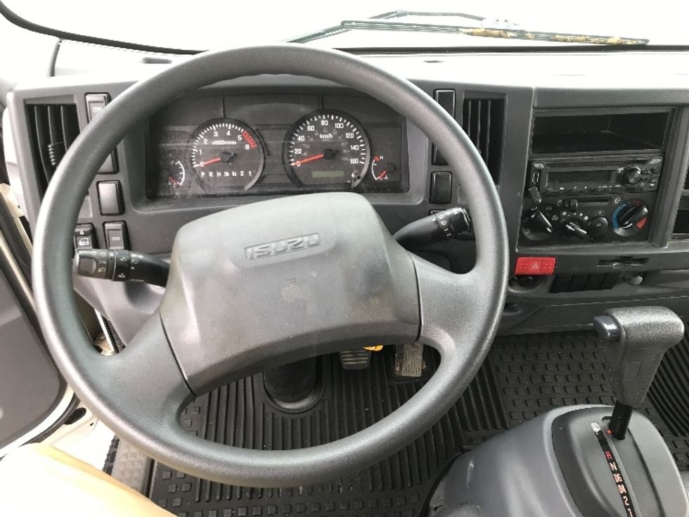 Light Duty Box Truck-Light and Medium Duty Trucks-Isuzu-2021-NPR EFI-Saint Laurent-PQ-161,878\n\t\tkm-$ 47,750 - Image 18