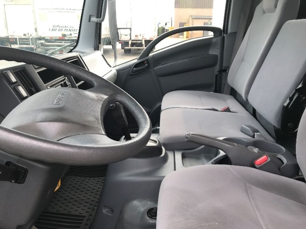 Light Duty Box Truck-Light and Medium Duty Trucks-Isuzu-2021-NPR EFI-Saint Laurent-PQ-161,878\n\t\tkm-$ 47,750 - Image 19