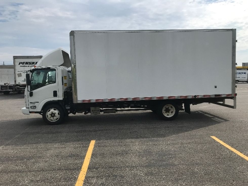 Light Duty Box Truck-Light and Medium Duty Trucks-Isuzu-2021-NPR EFI-Saint Laurent-PQ-161,878\n\t\tkm-$ 47,750 - Image 4