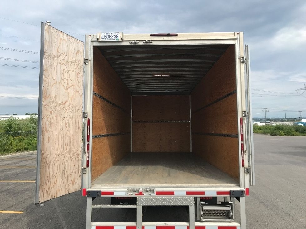 Light Duty Box Truck-Light and Medium Duty Trucks-Isuzu-2021-NPR EFI-Saint Laurent-PQ-161,878\n\t\tkm-$ 47,750 - Image 8