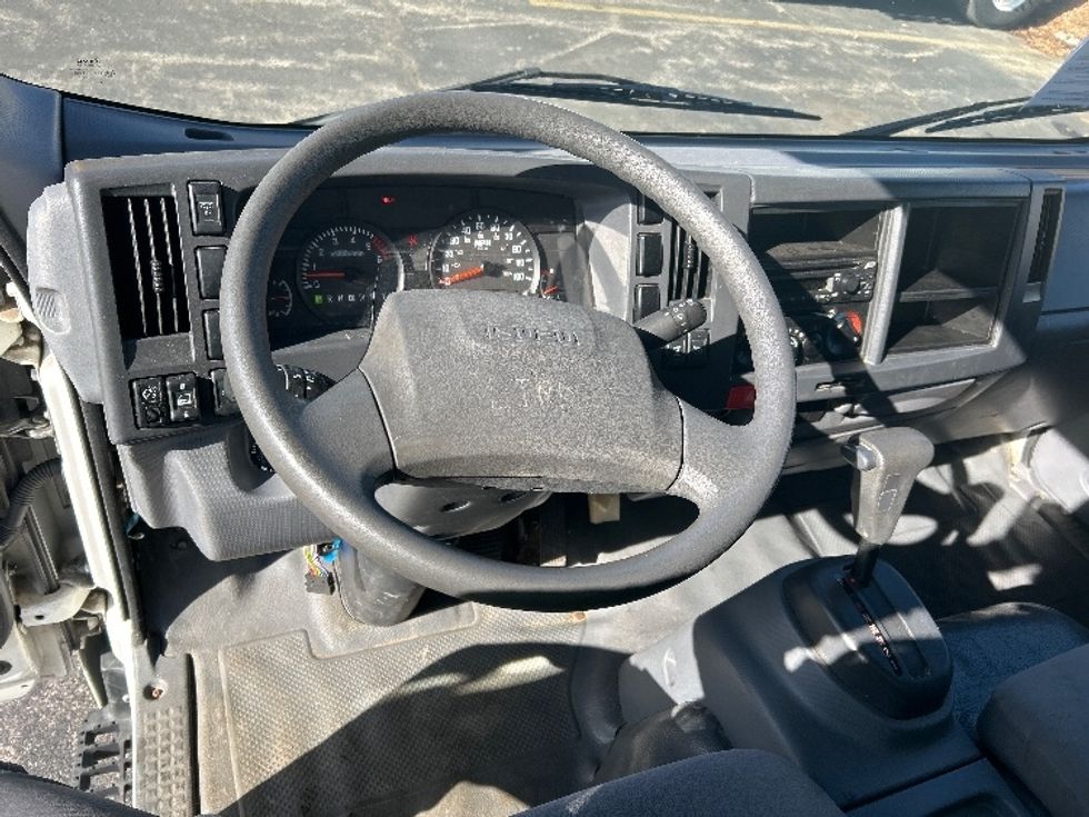 Light Duty Box Truck-Light and Medium Duty Trucks-Isuzu-2021-NPR EFI-Salem-VA-83,226\n\t\tmiles-$ 42,500 - Image 17