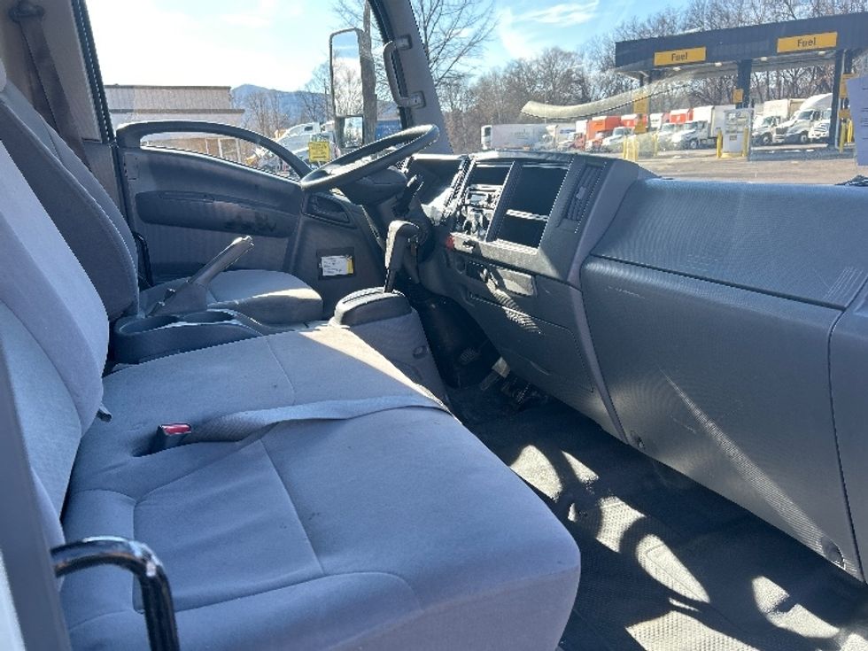 Light Duty Box Truck-Light and Medium Duty Trucks-Isuzu-2021-NPR EFI-Salem-VA-83,226\n\t\tmiles-$ 42,500 - Image 22