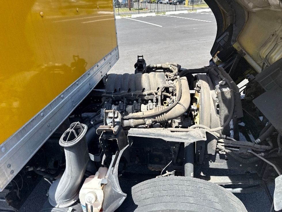 Light Duty Box Truck-Light and Medium Duty Trucks-Isuzu-2021-NPR EFI-South Plainfield-NJ-105,250\n\t\tmiles-$ 37,250 - Image 24