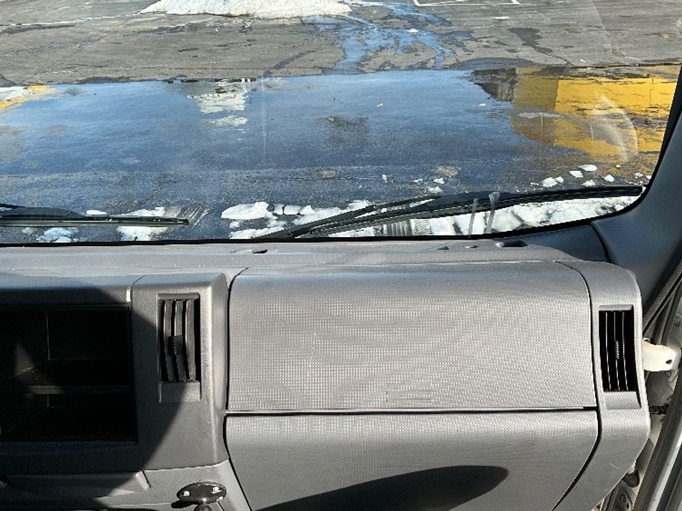 Light Duty Box Truck-Light and Medium Duty Trucks-Isuzu-2021-NPR EFI-Springfield-MO-180,002\n\t\tmiles-$ 24,500 - Image 21