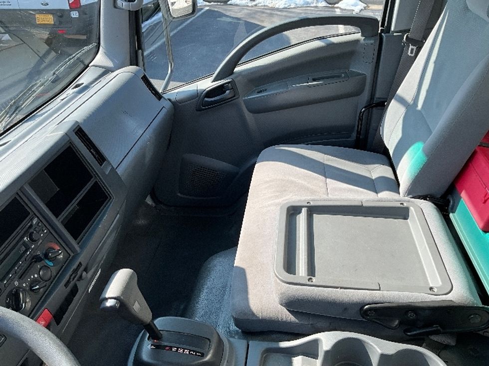 Light Duty Box Truck-Light and Medium Duty Trucks-Isuzu-2021-NPR EFI-Springfield-MO-200,604\n\t\tmiles-$ 23,250 - Image 18