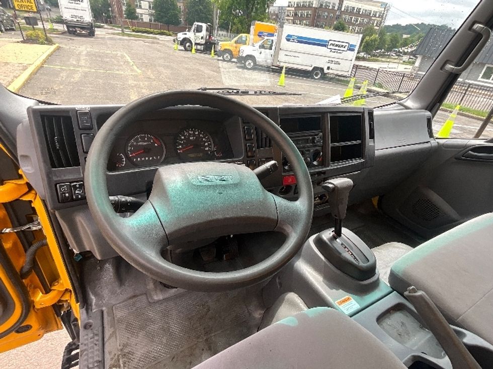 Light Duty Box Truck-Light and Medium Duty Trucks-Isuzu-2021-NPR EFI-Sterling-VA-95,062\n\t\tmiles-$ 35,250 - Image 18
