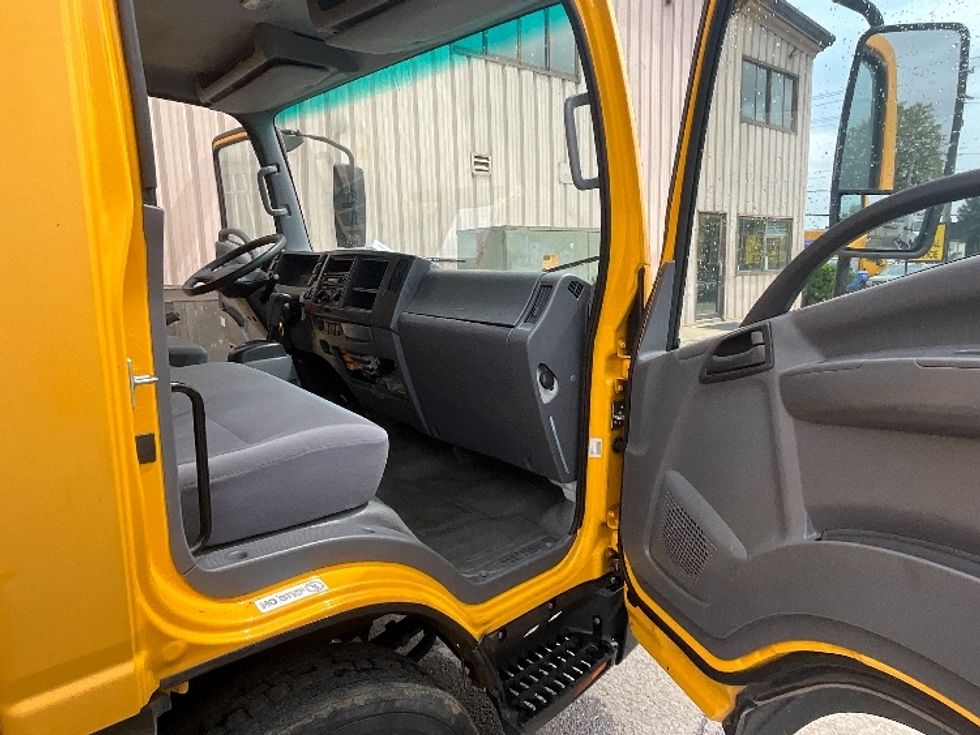 Light Duty Box Truck-Light and Medium Duty Trucks-Isuzu-2021-NPR EFI-Sterling-VA-95,062\n\t\tmiles-$ 35,250 - Image 20