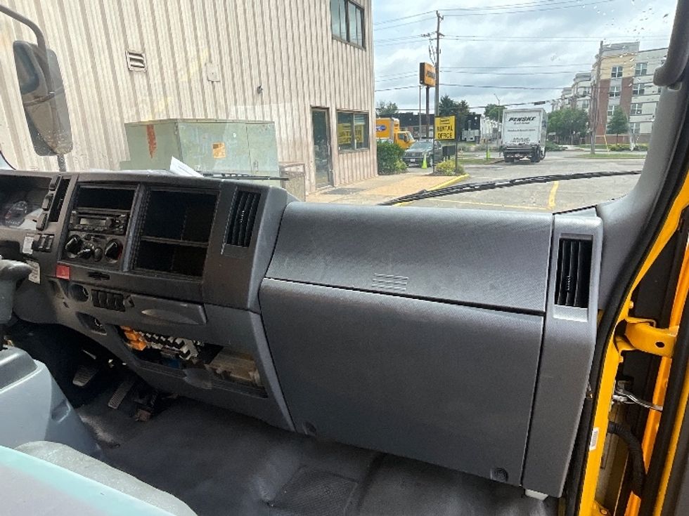 Light Duty Box Truck-Light and Medium Duty Trucks-Isuzu-2021-NPR EFI-Sterling-VA-95,062\n\t\tmiles-$ 35,250 - Image 21