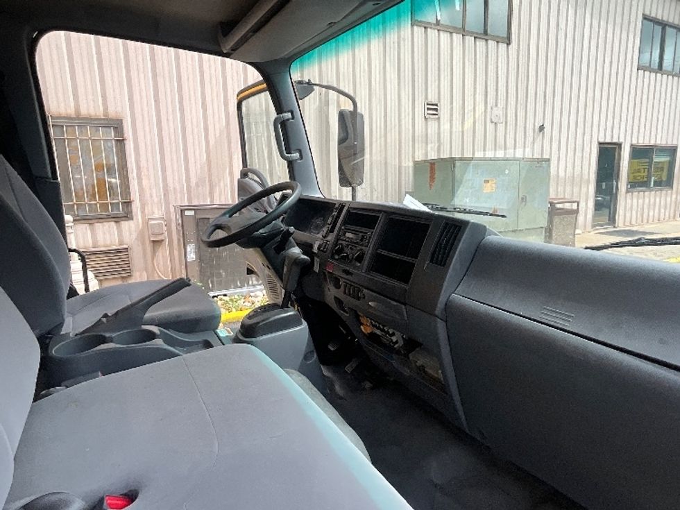 Light Duty Box Truck-Light and Medium Duty Trucks-Isuzu-2021-NPR EFI-Sterling-VA-95,062\n\t\tmiles-$ 35,250 - Image 22