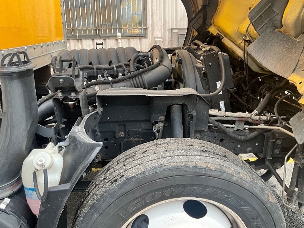 Light Duty Box Truck-Light and Medium Duty Trucks-Isuzu-2021-NPR EFI-Sterling-VA-95,062\n\t\tmiles-$ 35,250 - Image 24