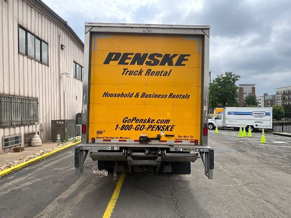 Light Duty Box Truck-Light and Medium Duty Trucks-Isuzu-2021-NPR EFI-Sterling-VA-95,062\n\t\tmiles-$ 35,250 - Image 7