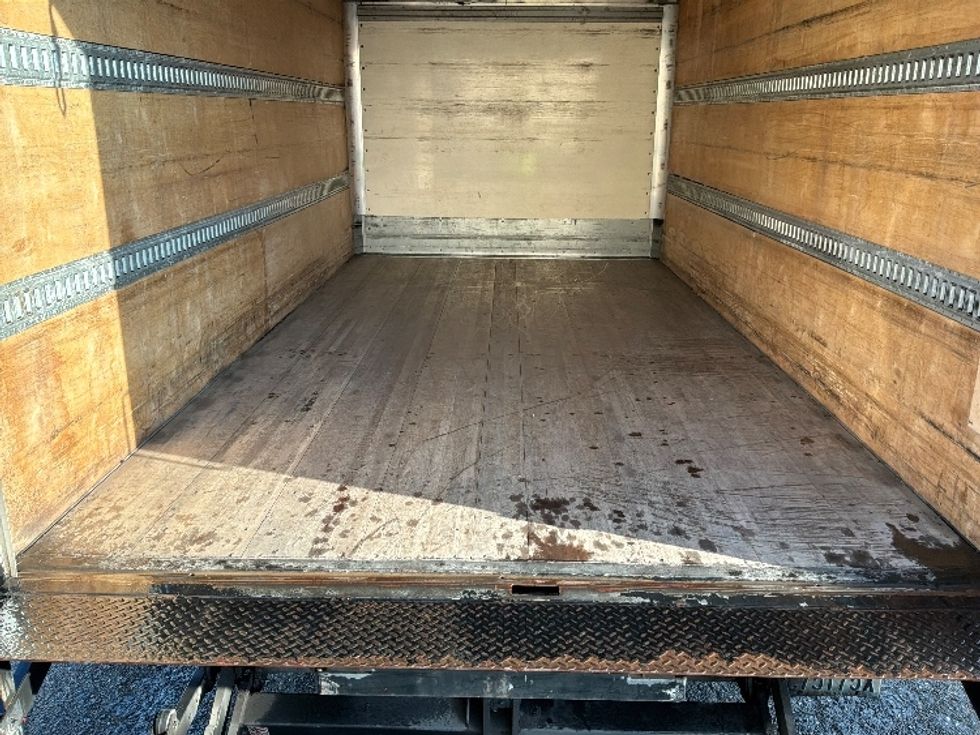 Light Duty Box Truck-Light and Medium Duty Trucks-Isuzu-2021-NPR EFI-Tacoma-WA-124,816\n\t\tmiles-$ 37,000 - Image 10