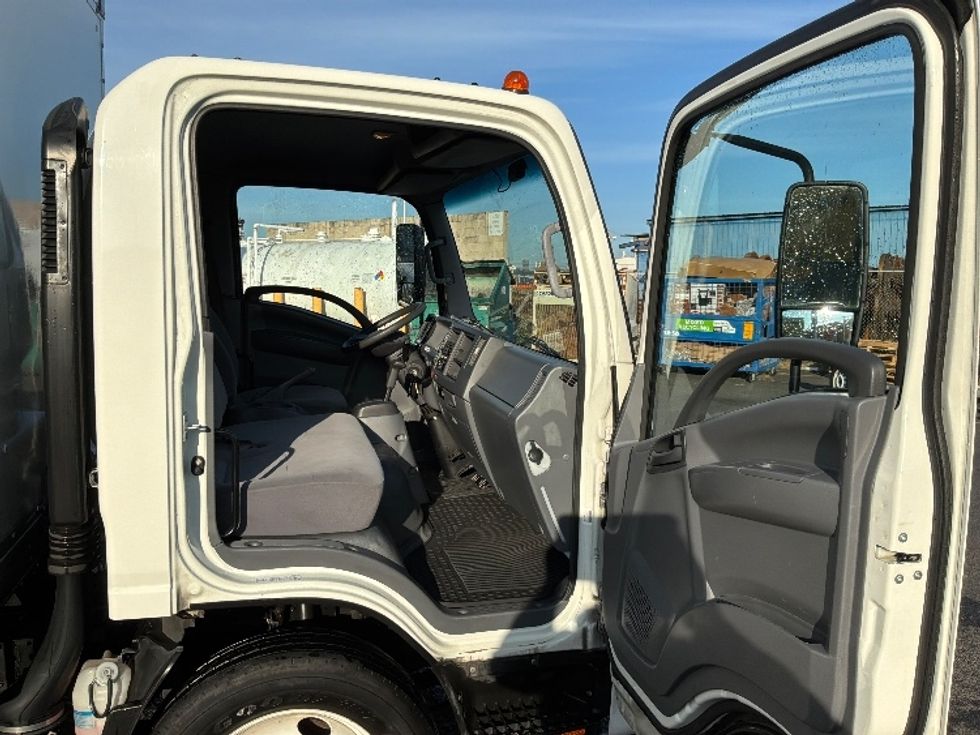Light Duty Box Truck-Light and Medium Duty Trucks-Isuzu-2021-NPR EFI-Tacoma-WA-124,816\n\t\tmiles-$ 37,000 - Image 20