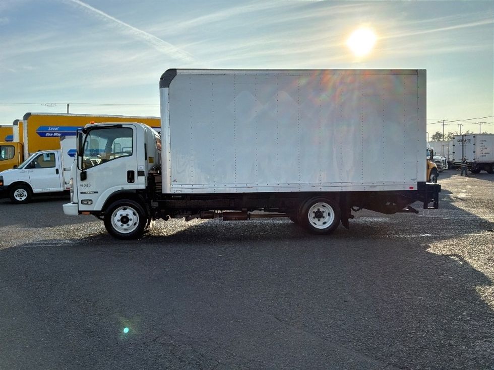 Light Duty Box Truck-Light and Medium Duty Trucks-Isuzu-2021-NPR EFI-Tacoma-WA-124,816\n\t\tmiles-$ 37,000 - Image 4