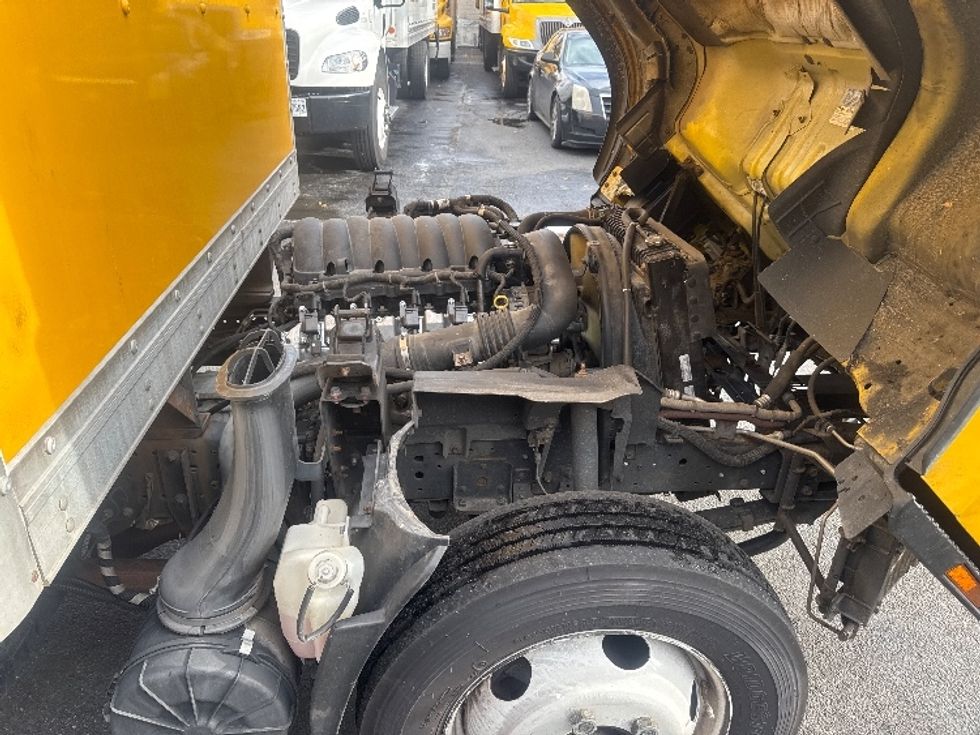 Light Duty Box Truck-Light and Medium Duty Trucks-Isuzu-2021-NPR EFI-West Babylon-NY-112,052\n\t\tmiles-$ 34,000 - Image 23
