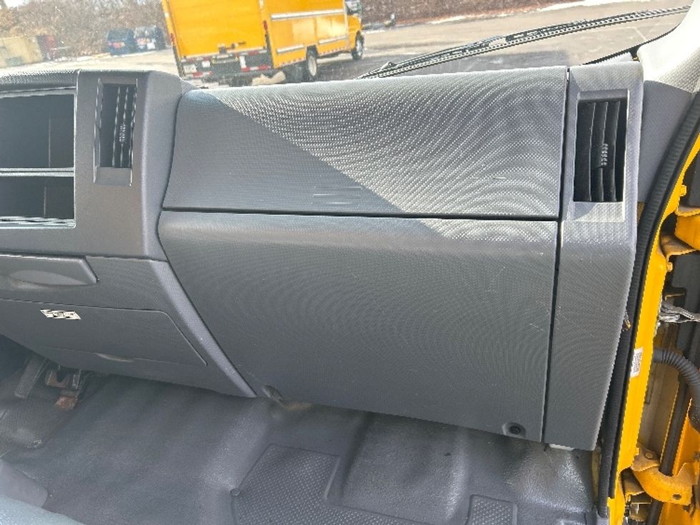 Light Duty Box Truck-Light and Medium Duty Trucks-Isuzu-2021-NPR EFI-White Deer-PA-108,407\n\t\tmiles-$ 37,000 - Image 21