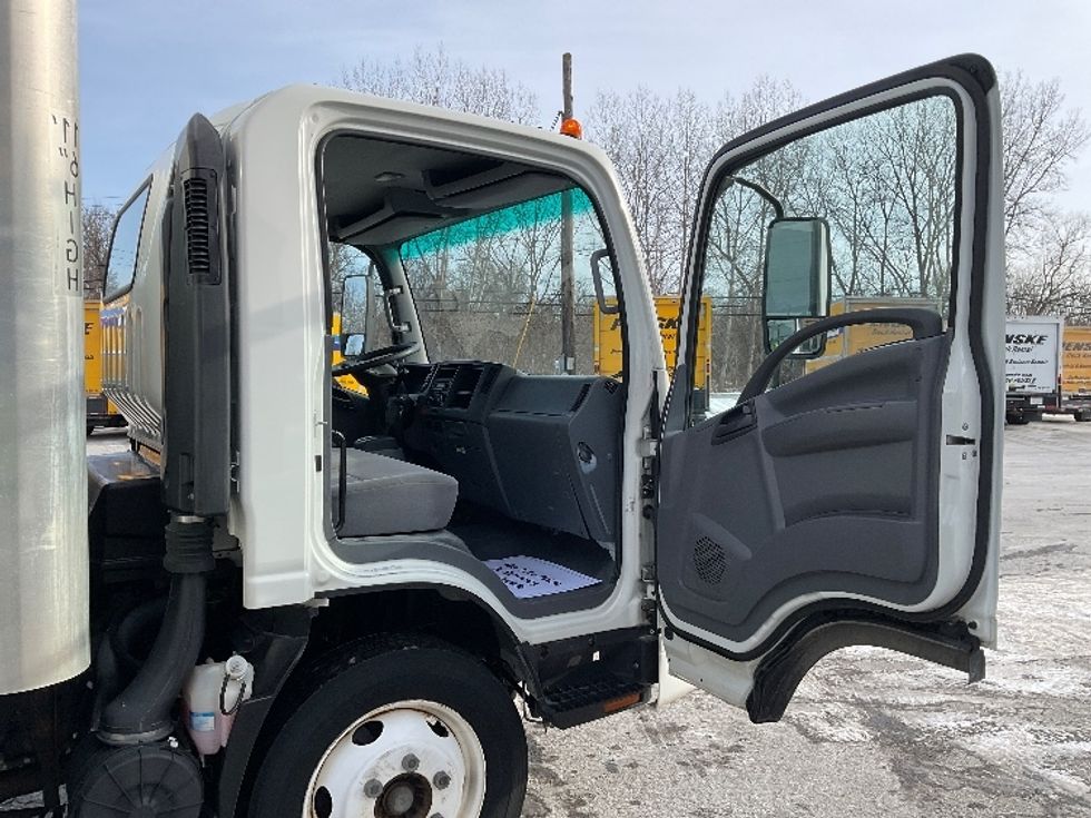 Light Duty Box Truck-Light and Medium Duty Trucks-Isuzu-2021-NPR EFI-Whitesboro-NY-109,225\n\t\tmiles-$ 35,750 - Image 20