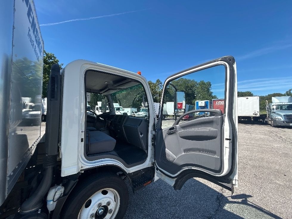 Light Duty Box Truck-Light and Medium Duty Trucks-Isuzu-2021-NPR EFI-Wickliffe-OH-122,923\n\t\tmiles-$ 34,250 - Image 15