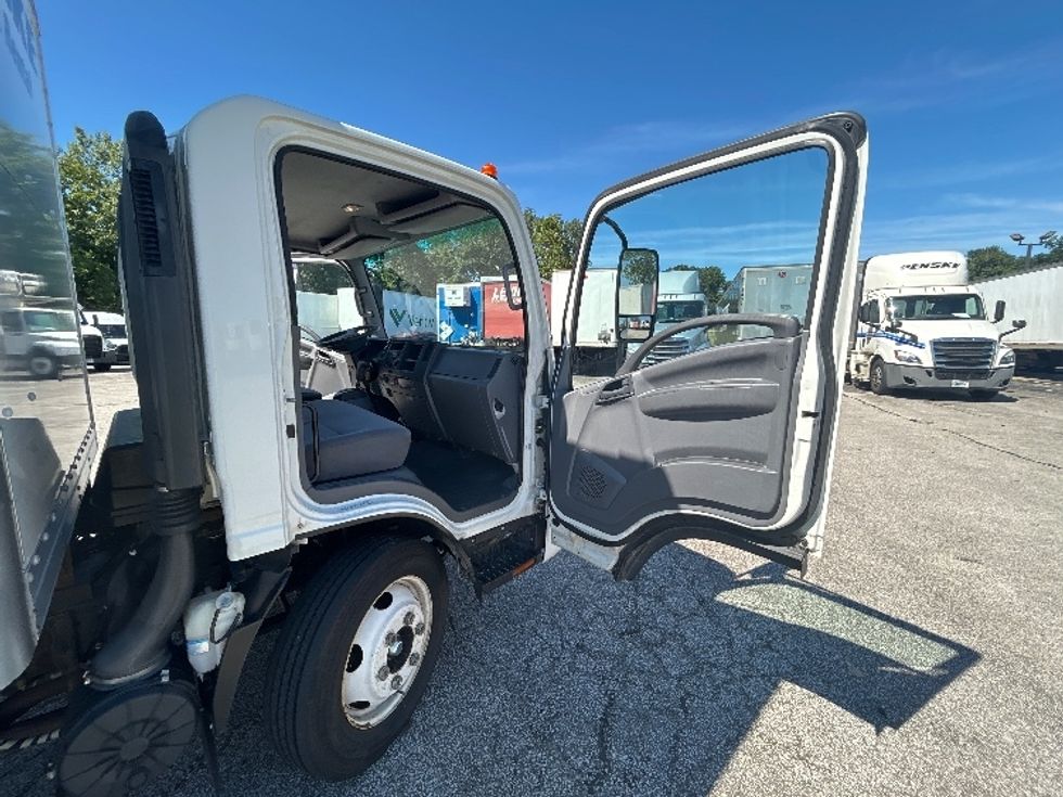 Light Duty Box Truck-Light and Medium Duty Trucks-Isuzu-2021-NPR EFI-Wickliffe-OH-122,923\n\t\tmiles-$ 34,250 - Image 19