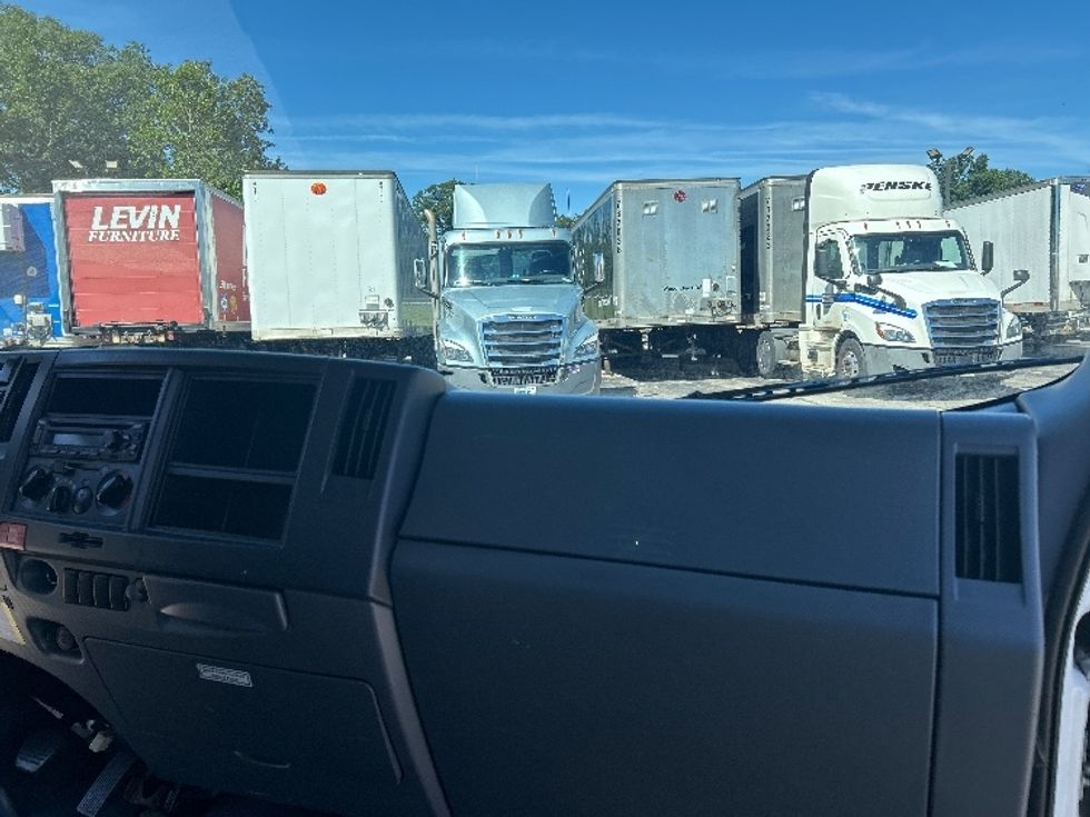 Light Duty Box Truck-Light and Medium Duty Trucks-Isuzu-2021-NPR EFI-Wickliffe-OH-122,923\n\t\tmiles-$ 34,250 - Image 20