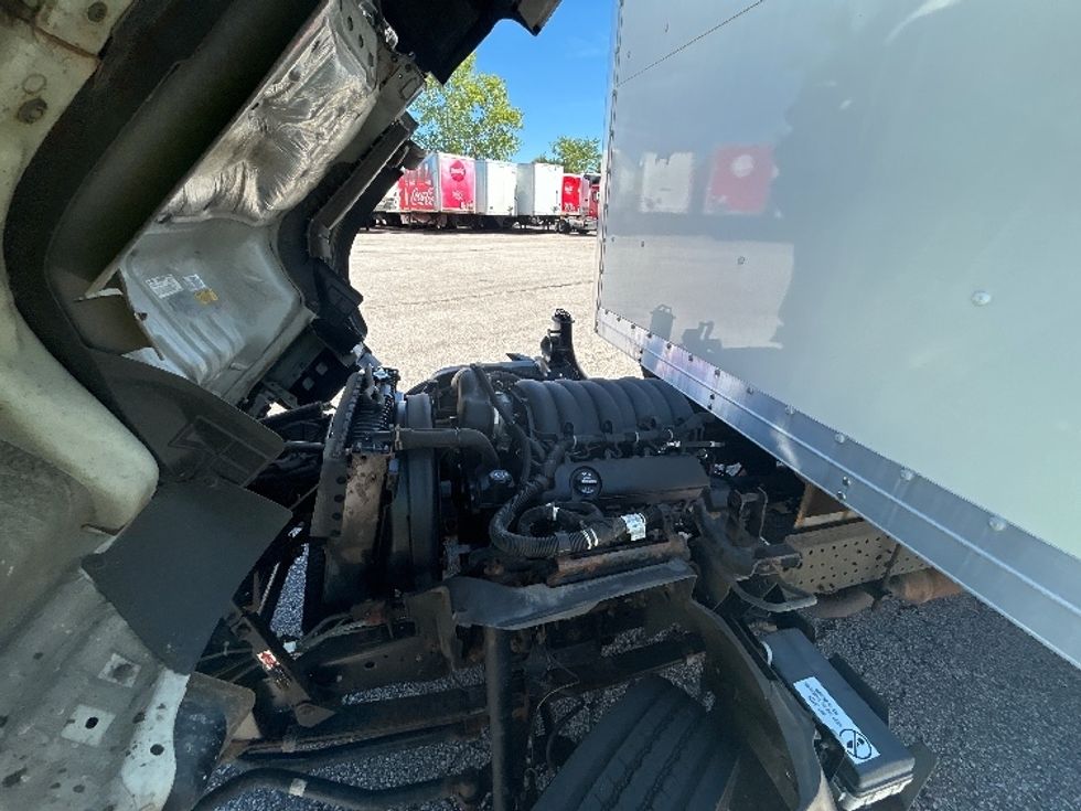 Light Duty Box Truck-Light and Medium Duty Trucks-Isuzu-2021-NPR EFI-Wickliffe-OH-122,923\n\t\tmiles-$ 34,250 - Image 23