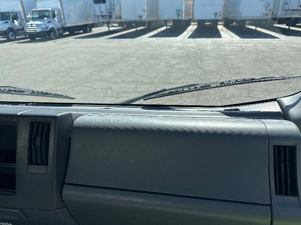 Light Duty Box Truck-Light and Medium Duty Trucks-Isuzu-2021-NPR-Elmsford-NY-91,979\n\t\tmiles-$ 47,000 - Image 21